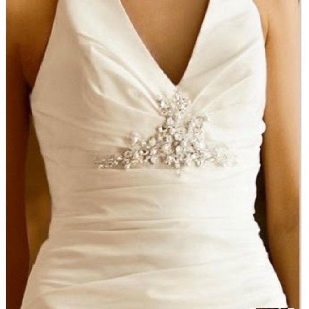 Chic Ivory High Collar Galina Signature Wedding Dress - Picture 3 of 9